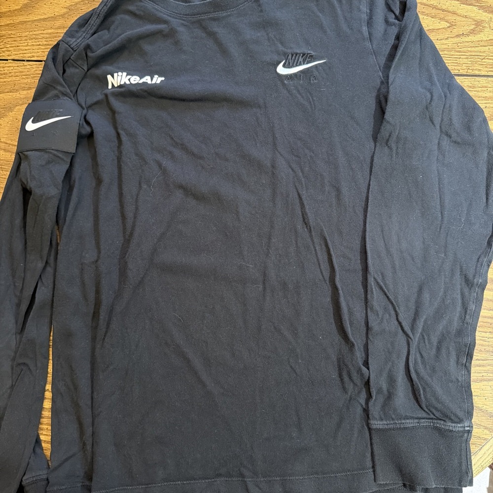 Nike Air Long Sleeve Graphic T-Shirt Black Mens Size Medium Sleeve Logo Patch